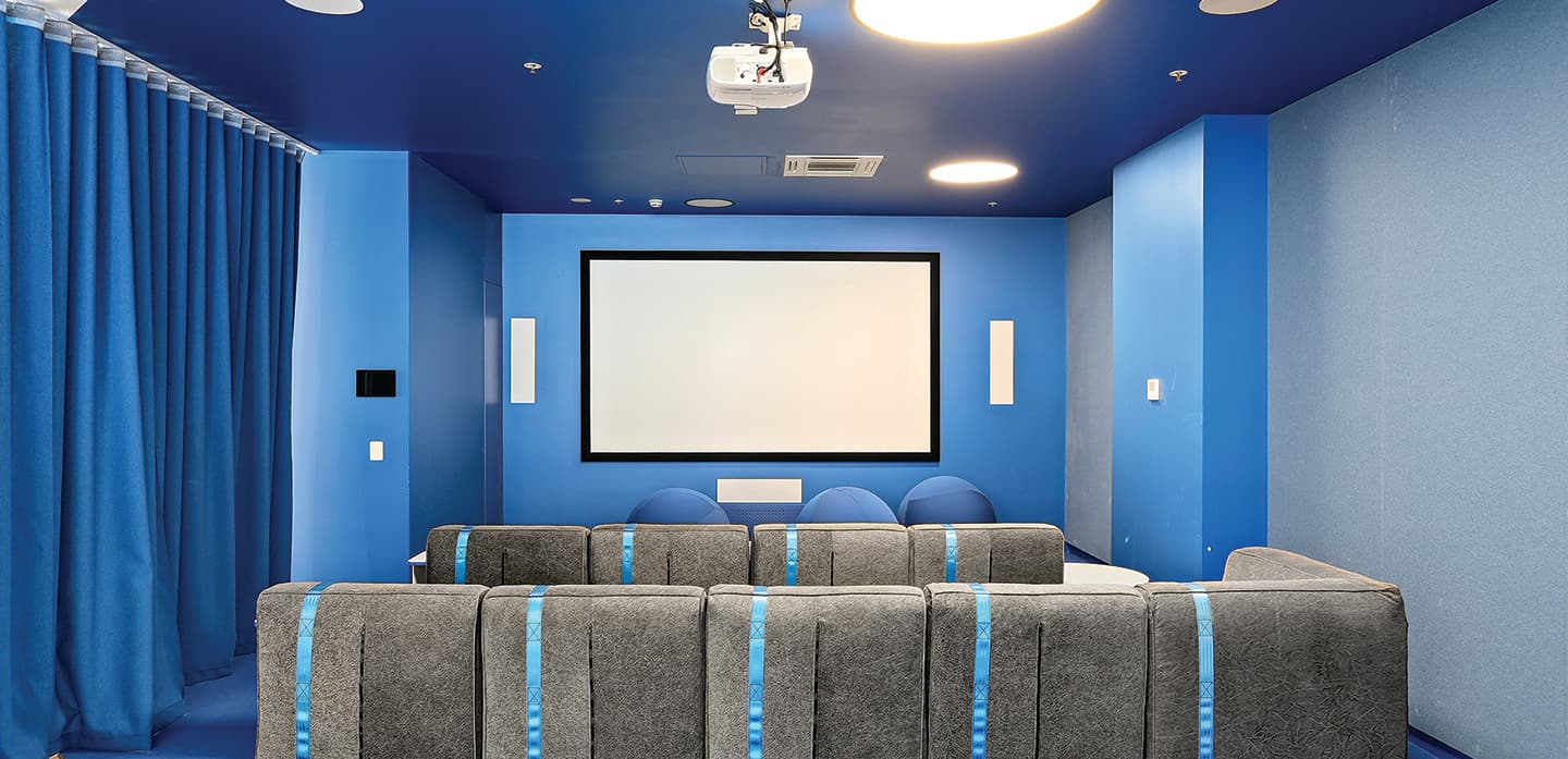 Cinema hover