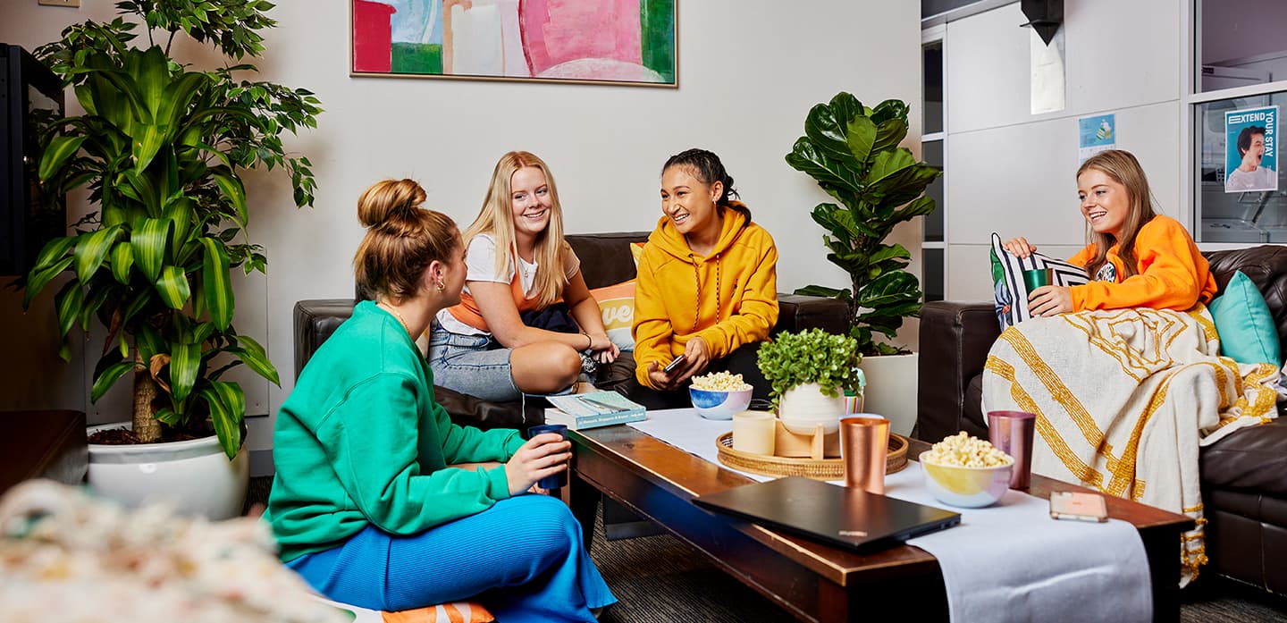 Social Lounge hover